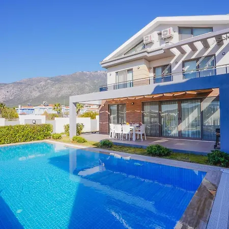 Oeluedeniz'de 4 Odali Lueks Hotel