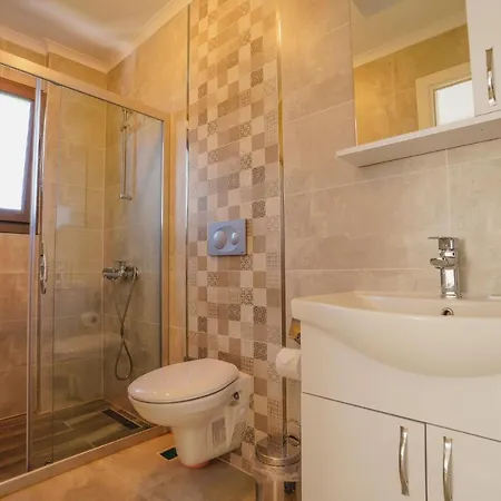 Oeluedeniz'de 4 Odali Lueks Hotel Fethiye