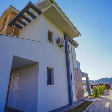 Oeluedeniz'de 4 Odali Lueks Hotel Fethiye
