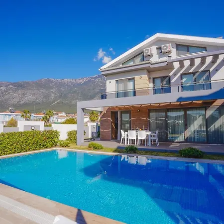 Hotel Oeluedeniz'de 4 Odali Lueks Fethiye