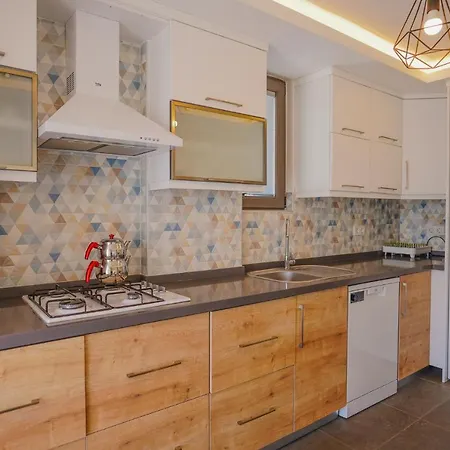 Oeluedeniz'de 4 Odali Lueks Hotel Fethiye