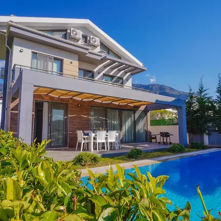 Oeluedeniz'de 4 Odali Lueks Hotel